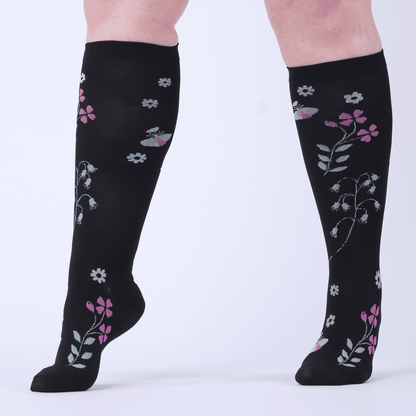 Kompressionsstrümpfe extra breit Blumen