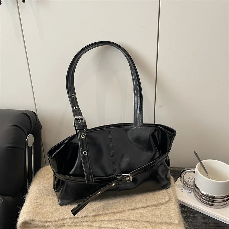 Luxury Wine Red Underarm Bag for Women Autumn/Winter Retro Commuter Shoulder Bag Casual Large Capacity Rivets Belt Totes – Ansicht 8