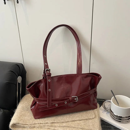 Luxury Wine Red Underarm Bag for Women Autumn/Winter Retro Commuter Shoulder Bag Casual Large Capacity Rivets Belt Totes – Ansicht 9