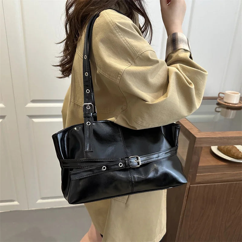 Luxury Wine Red Underarm Bag for Women Autumn/Winter Retro Commuter Shoulder Bag Casual Large Capacity Rivets Belt Totes – Ansicht 2