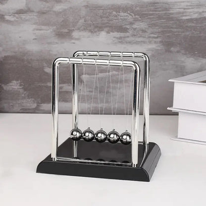 VitaHome™ KineticBalance Newton's Cradle (Metall-Kugelspiel) – Ansicht 6