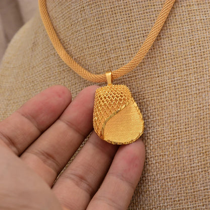 Schmuckset in Goldoptik mit Blütenmotiv – Ansicht 5