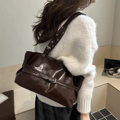 Luxury Wine Red Underarm Bag for Women Autumn/Winter Retro Commuter Shoulder Bag Casual Large Capacity Rivets Belt Totes – Ansicht 5