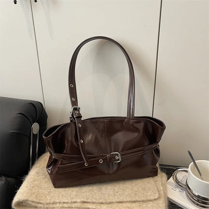 Luxury Wine Red Underarm Bag for Women Autumn/Winter Retro Commuter Shoulder Bag Casual Large Capacity Rivets Belt Totes – Ansicht 7