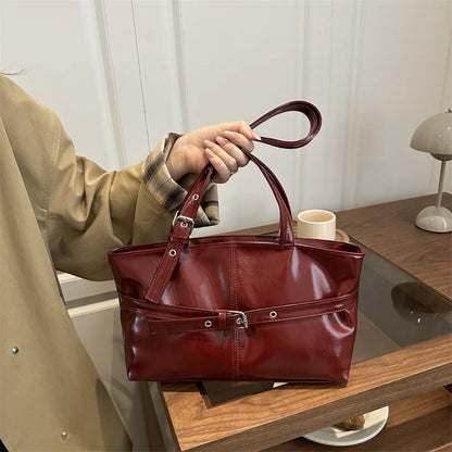 Luxury Wine Red Underarm Bag for Women Autumn/Winter Retro Commuter Shoulder Bag Casual Large Capacity Rivets Belt Totes – Ansicht 3