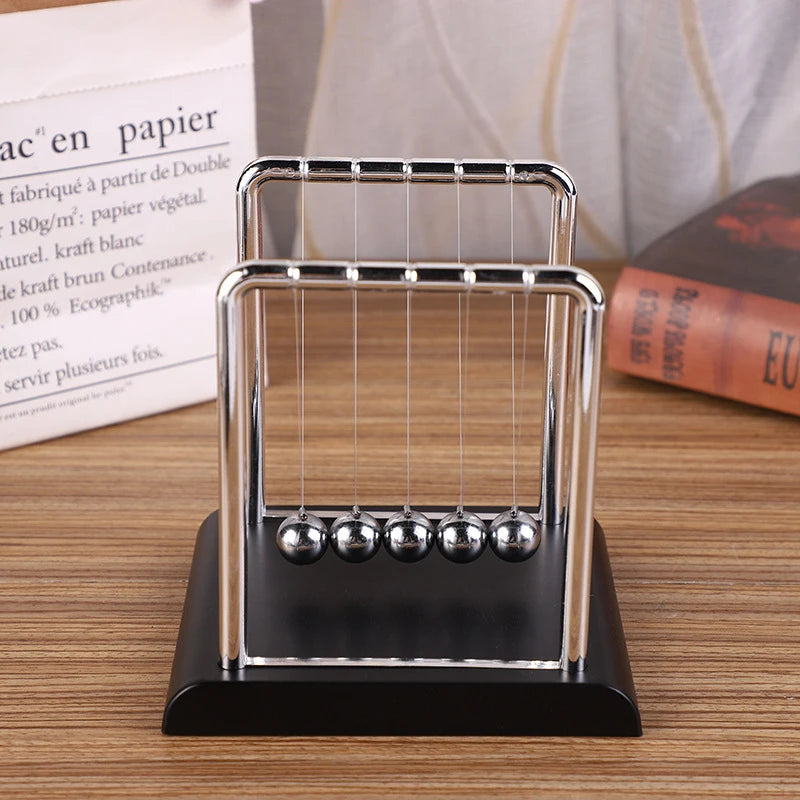 VitaHome™ KineticBalance Newton's Cradle (Metall-Kugelspiel) – Ansicht 7