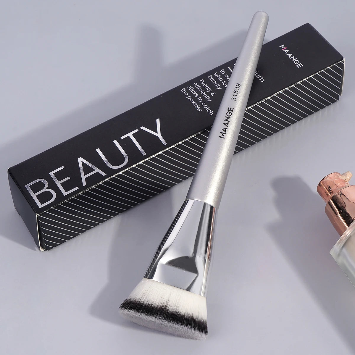 VitaCare™ VelvetStroke Flat-Head Professional Foundation Brush